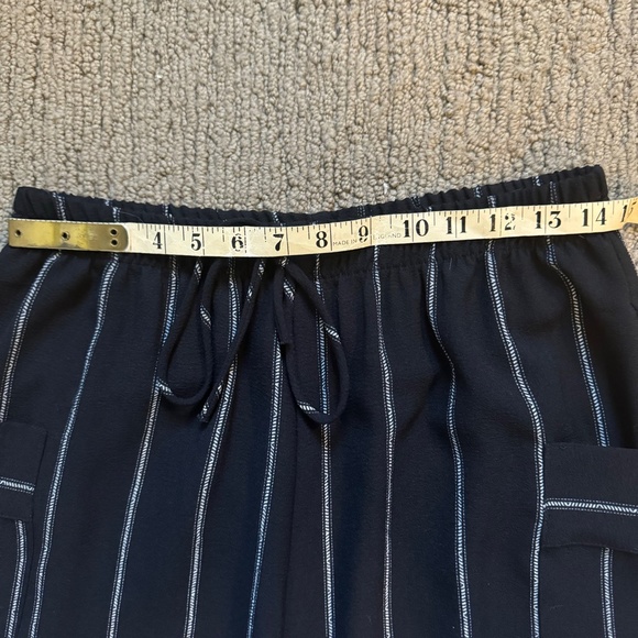 Moonlight Black & White Capris - Picture 7 of 9